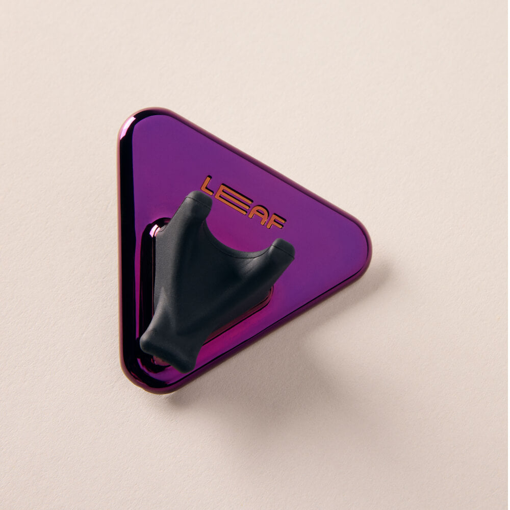 A fig razor shower holder